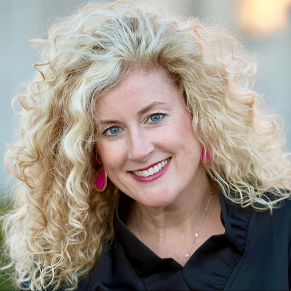 Meet your Posher, Elizabeth - Picture 1 of 2